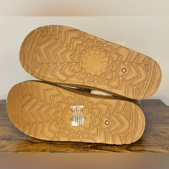 Olivia Miller Girls Chestnut Snow Days Boots NWT Various Sizes - Picture 4 of 7